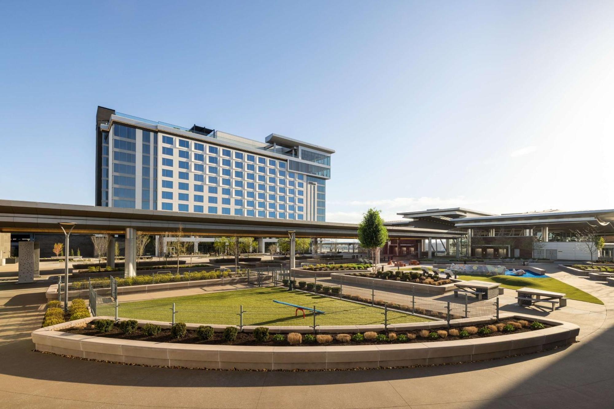 Hilton Bna Nashville Airport Terminal Exterior foto